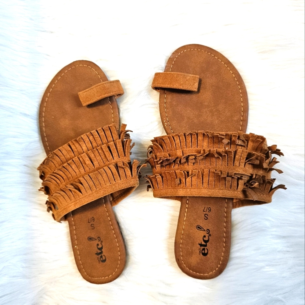 NEW rue21 Etc! Boho Fringe Suede Sandals Flip Flops Rust Brown Size 6/7